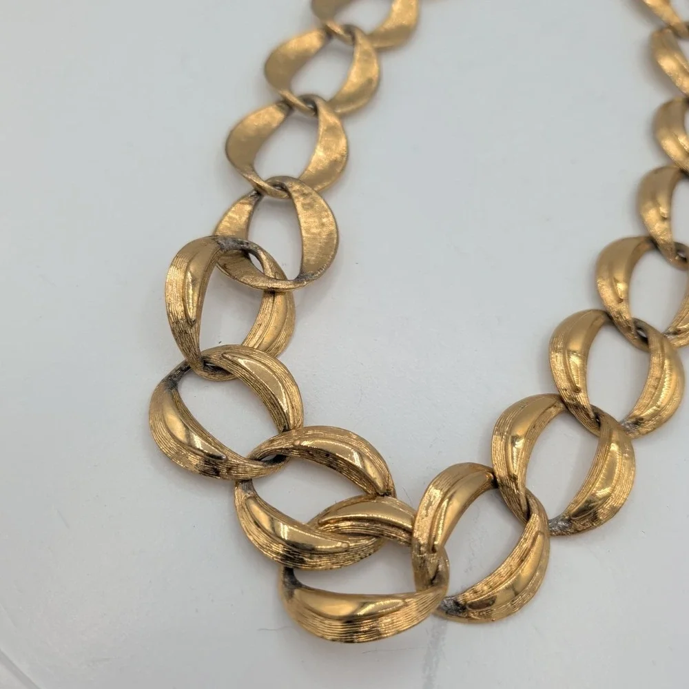 Vintage Napier Yellow‎ Gold Tone Textured Chunky Crescent Link Choker Necklace